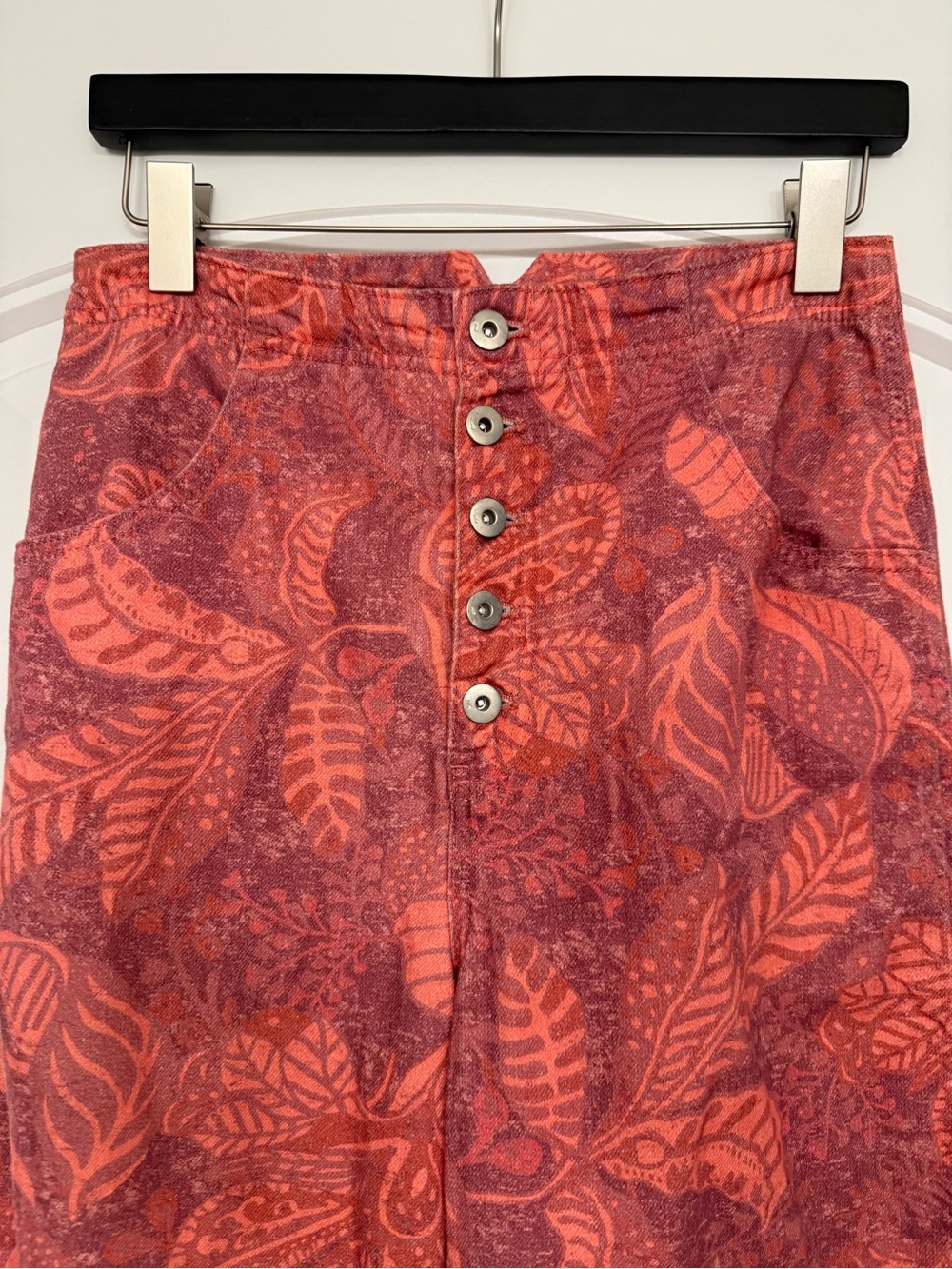 Pilcro high rise button fly floral flared pants, size 28 - Picture 5 of 8